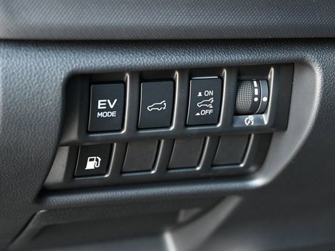 New 2025 Subaru Forester Limited w/ Popular Package image 23