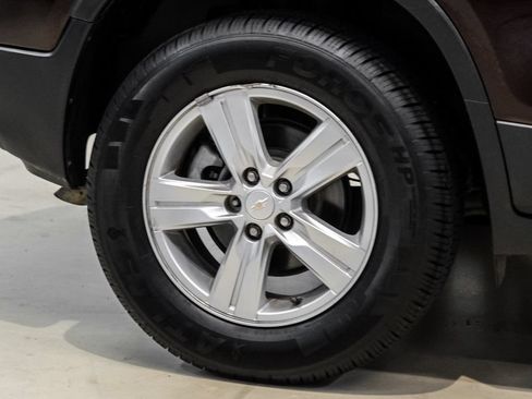 Used 2022 Chevrolet Trax LT w/ LT Convenience Package AWD/4WD image 49
