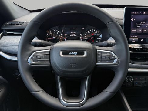 Used 2023 Jeep Compass Latitude w/ Sun and Sound Group AWD/4WD image 29