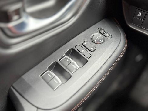 Used 2025 Honda HR-V Sport image 18