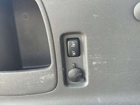 Used 2013 Ford Edge Limited FWD image 33