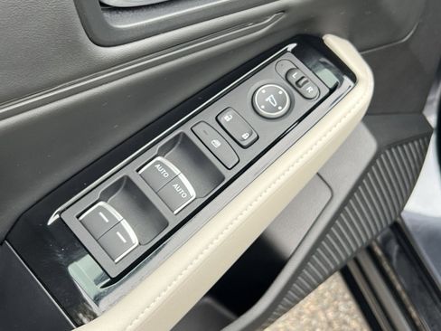 Used 2025 Honda Accord Touring image 16