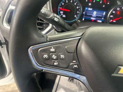 Used 2024 Chevrolet Equinox LT FWD image 17