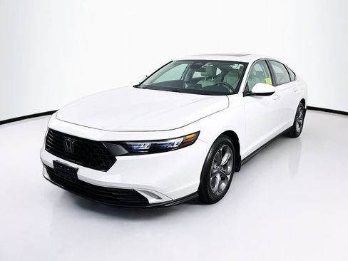 Used 2023 Honda Accord EX image 3