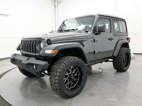 Used 2024 Jeep Wrangler Sport AWD/4WD image 3