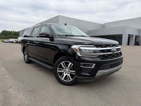 Used 2024 Ford Expedition Max Limited image 3