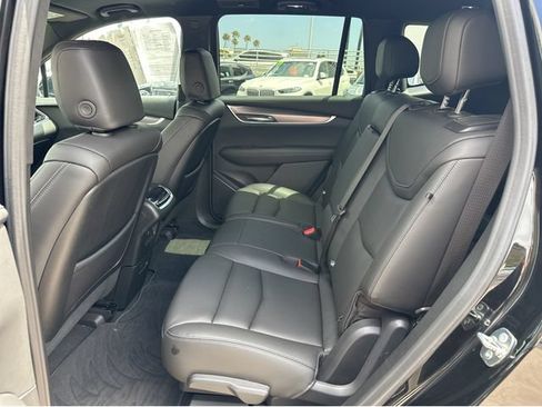 Certified 2024 Cadillac XT6 Luxury AWD/4WD image 27