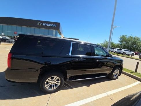 Used 2017 Chevrolet Suburban LT AWD/4WD image 3
