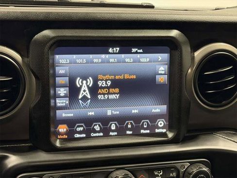 Certified 2022 Jeep Gladiator Willys image 16