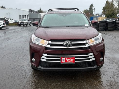 Used 2019 Toyota Highlander XLE image 5