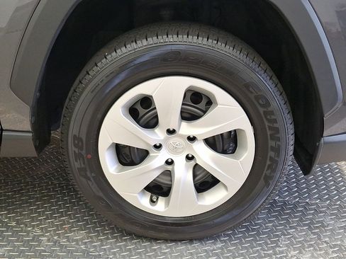 Certified 2023 Toyota RAV4 LE AWD/4WD image 30