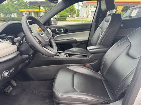 Used 2025 Jeep Compass Limited AWD/4WD image 28