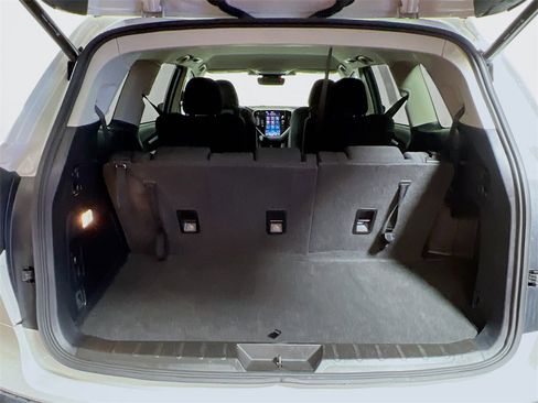 Used 2024 Subaru Ascent Premium w/ Convenience Package image 23