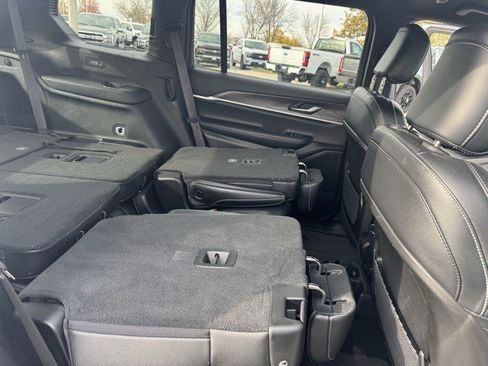 Used 2024 Jeep Grand Cherokee L Limited image 34