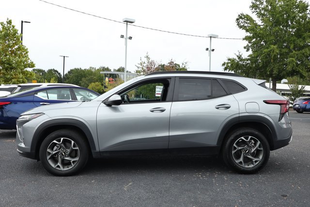 Used 2024 Chevrolet Trax LT w/ Driver Confidence Package FWD image 9