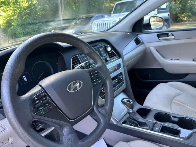 Used 2017 Hyundai Sonata SE FWD image 10