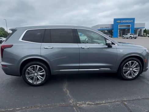 Used 2022 Cadillac XT6 Premium Luxury image 9