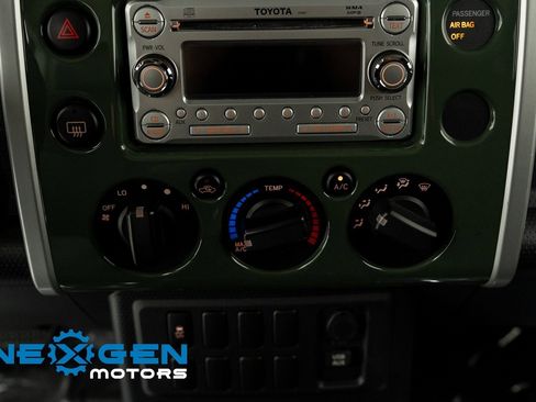 Used 2014 Toyota FJ Cruiser 4WD image 15