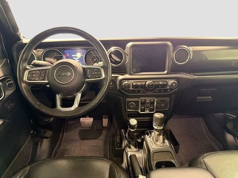 Used 2019 Jeep Wrangler Unlimited Sahara AWD/4WD image 16