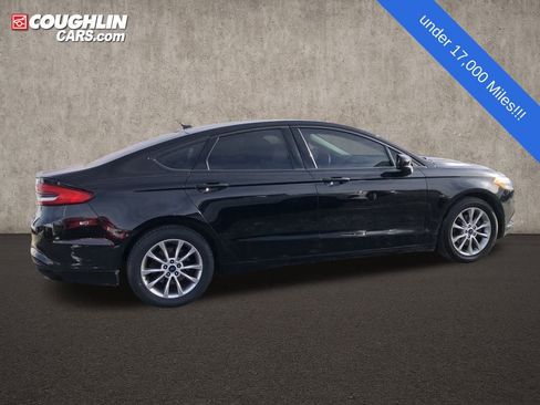 Used 2017 Ford Fusion SE image 9