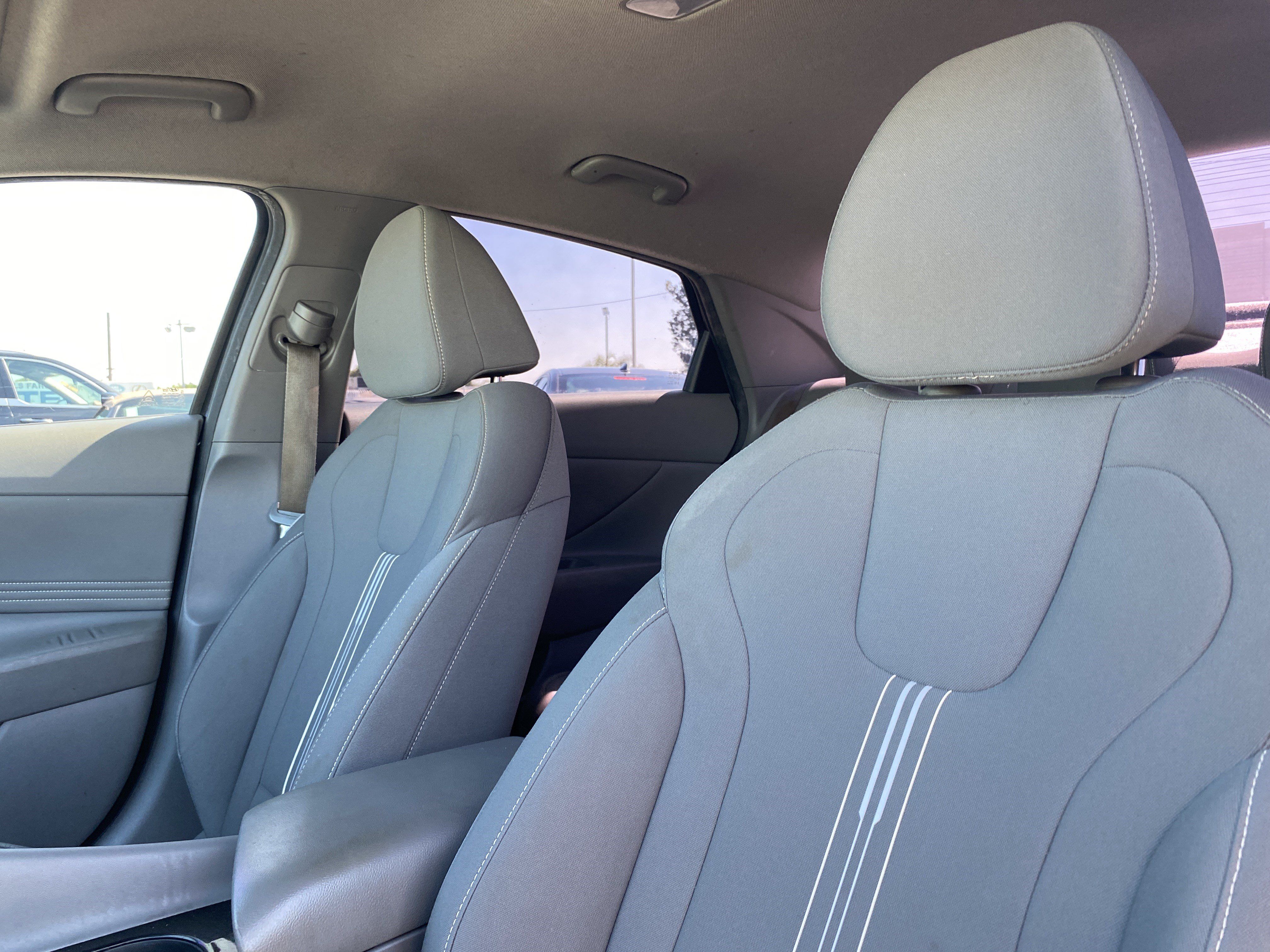 Used 2022 Hyundai Elantra SEL w/ Convenience Package FWD image 17