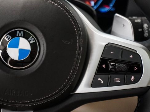 Used 2022 BMW X7 M50i w/ Dynamic Handling Package image 33