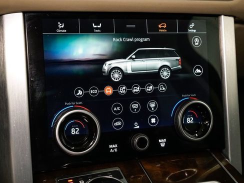 Used 2020 Land Rover Range Rover HSE image 24