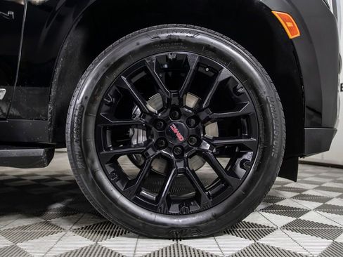 Used 2023 GMC Yukon XL SLT w/ SLT Premium Package image 46