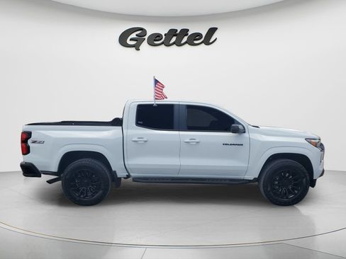 Used 2025 Chevrolet Colorado Z71 w/ Technology Package AWD/4WD image 4