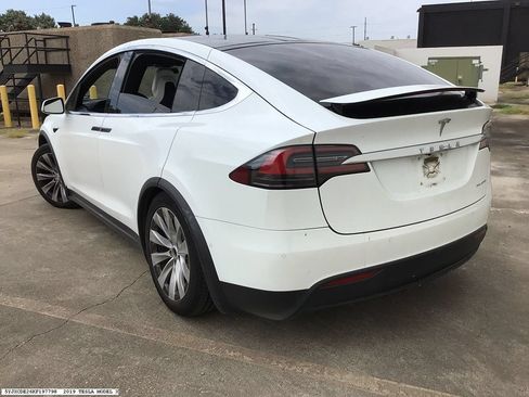 Used 2019 Tesla Model X 75D AWD/4WD image 3