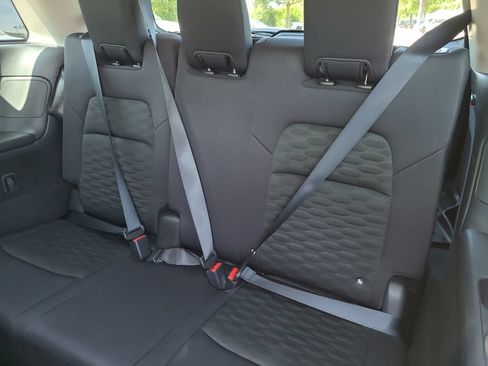 Certified 2024 Nissan Pathfinder SV FWD image 12