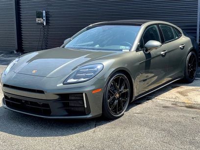 New 2025 Porsche Panamera 4