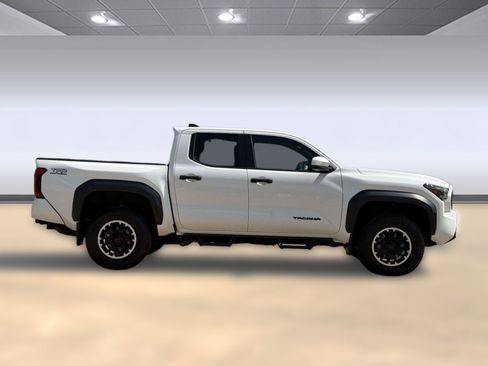 Used 2024 Toyota Tacoma TRD Off-Road AWD/4WD image 8