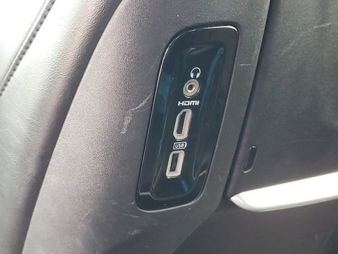 Used 2021 Chrysler Pacifica Limited w/ Uconnect Theater Family Group FWD image 40