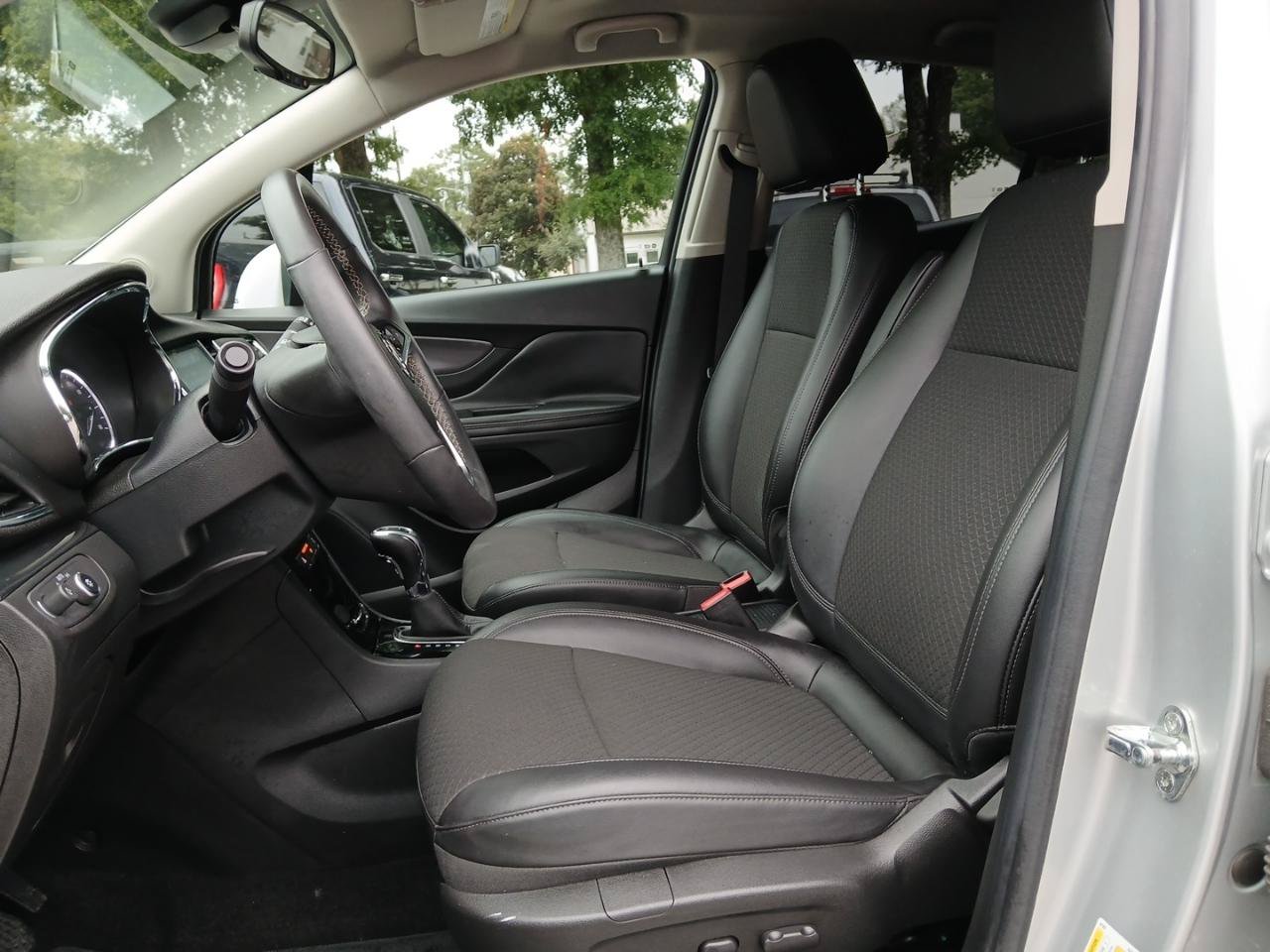 Used 2018 Buick Encore Preferred FWD image 18