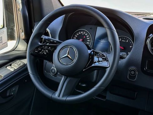 New 2025 Mercedes-Benz Sprinter 2500 image 24