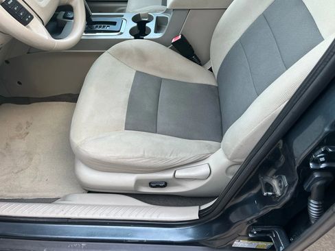 Used 2008 Ford Escape 2WD Hybrid image 11