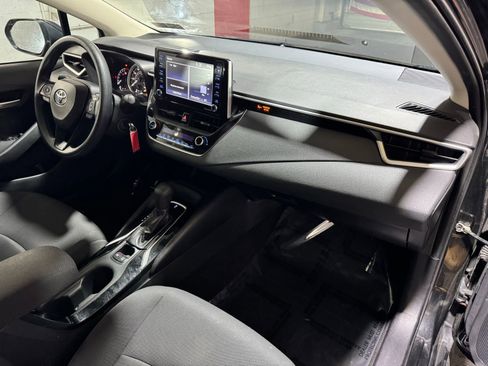 Used 2021 Toyota Corolla LE image 14