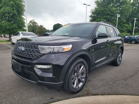 Used 2022 Ford Explorer XLT w/ Equipment Group 202A RWD image 7