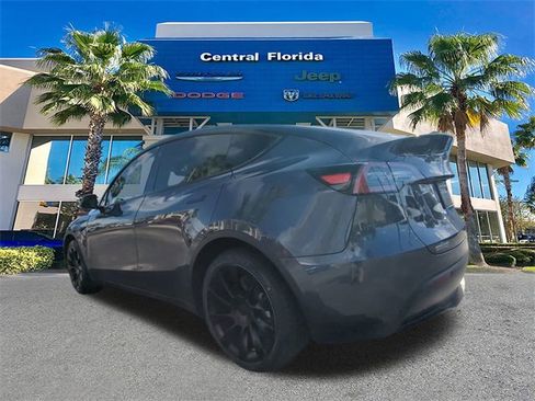 Used 2022 Tesla Model Y Long Range image 7