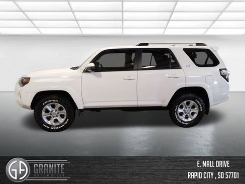 Used 2022 Toyota 4Runner SR5 AWD/4WD image 3