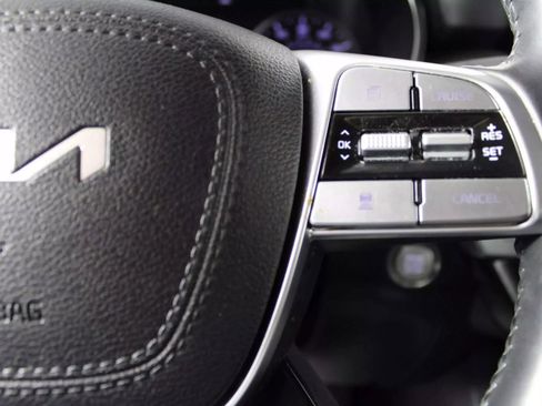 Used 2022 Kia Telluride EX w/ EX Premium Package image 18