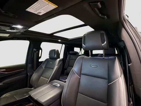 Used 2023 Cadillac Escalade ESV Premium Luxury image 20