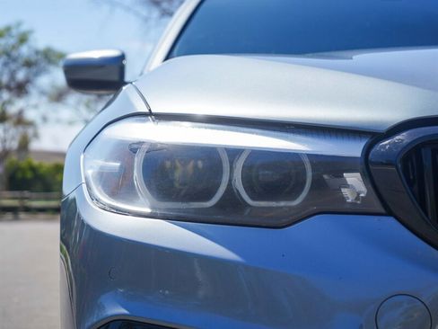 Used 2019 BMW 530e w/ M Sport Package image 10