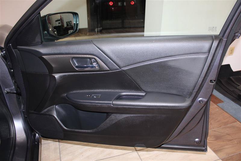 Used 2016 Honda Accord Sport image 29