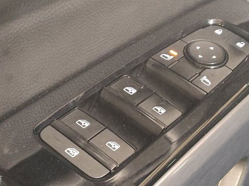 Used 2022 Nissan Pathfinder SL w/ SL Premium Package FWD image 27
