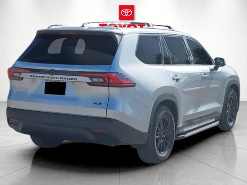 New 2026 Toyota Grand Highlander FWD image 3