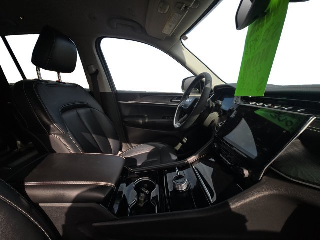Used 2023 Jeep Grand Cherokee Limited AWD/4WD image 16