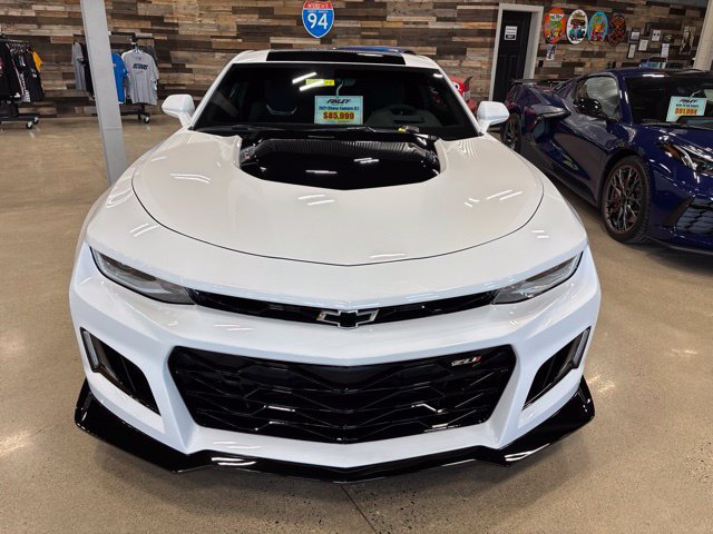 Used 2021 Chevrolet Camaro ZL1 RWD image 13