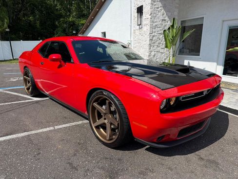 Used 2018 Dodge Challenger SXT RWD image 21